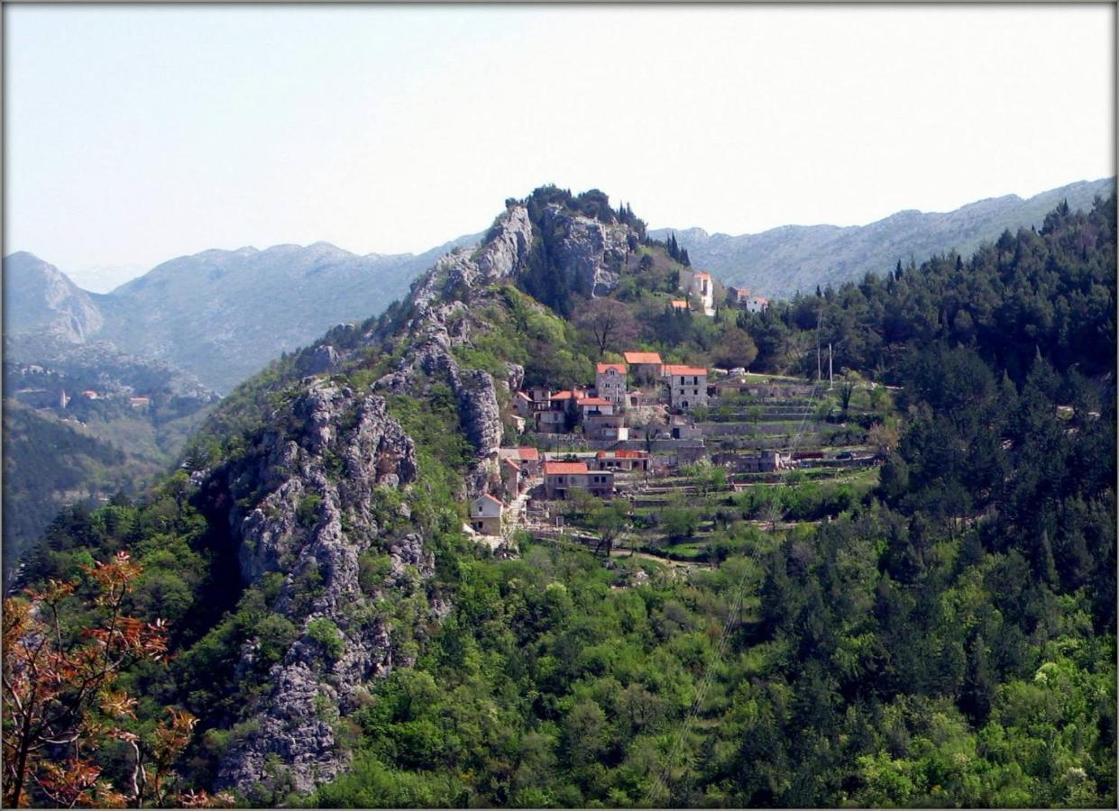 Mini Stone House Villa Omis Exterior photo